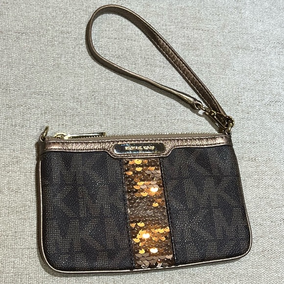 Michael Kors Signature Wristlet - Picture 2 of 13